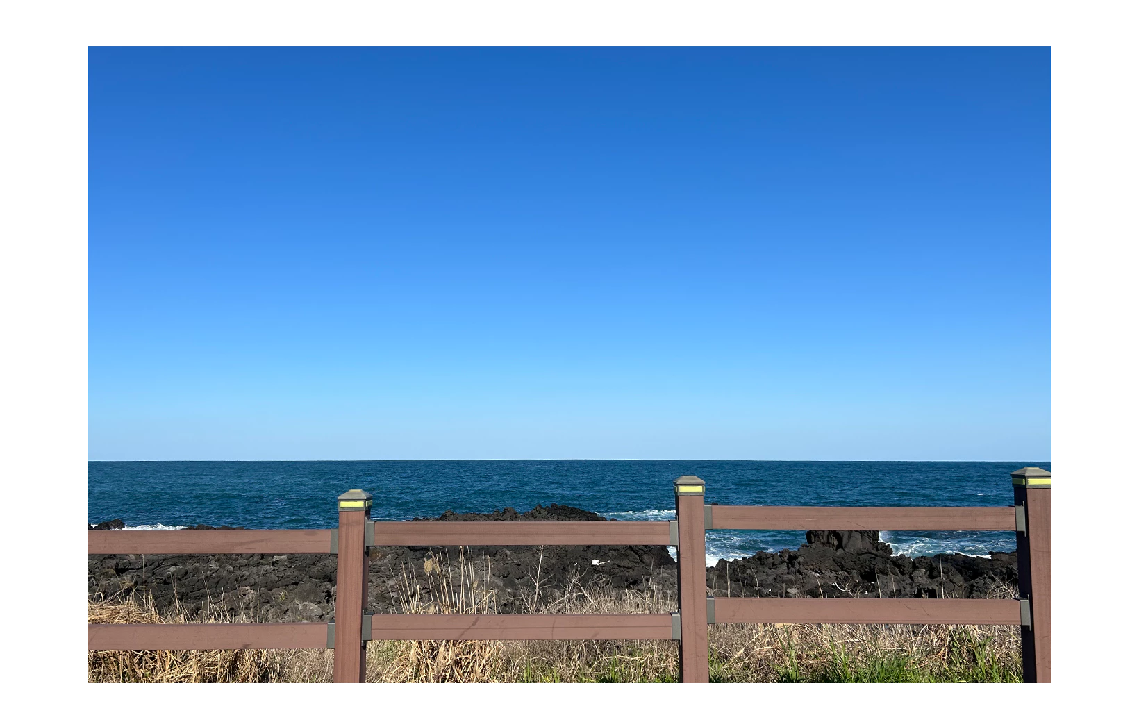 Panoramic view of the Jeju Island sea where the 2023 Spring Meeting & Academic Presentation of the Korean Electrochemical Society was held